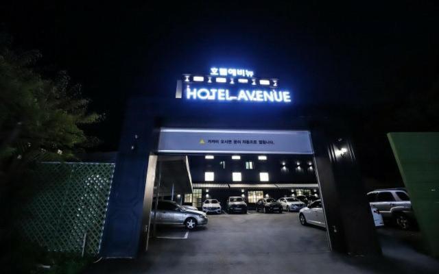 Avenue Hotel Yongin Bagian luar foto