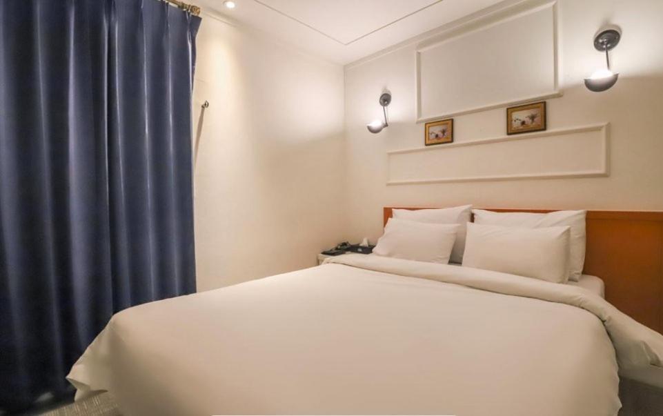 Avenue Hotel Yongin Bagian luar foto