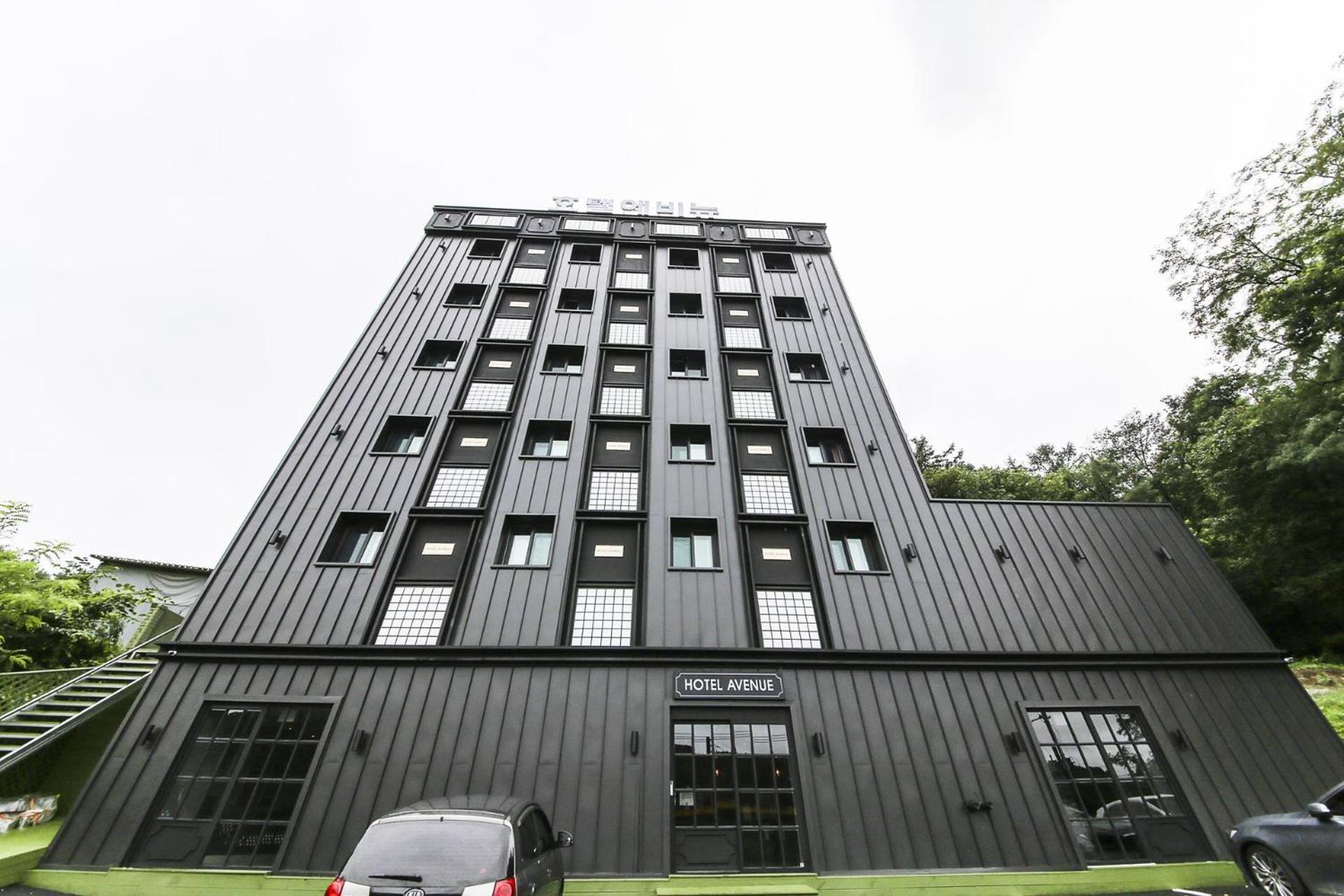 Avenue Hotel Yongin Bagian luar foto
