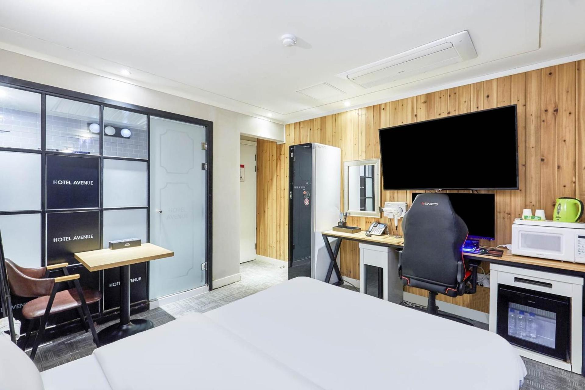 Avenue Hotel Yongin Bagian luar foto